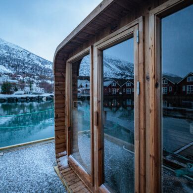 Alternative view of Floating sauna